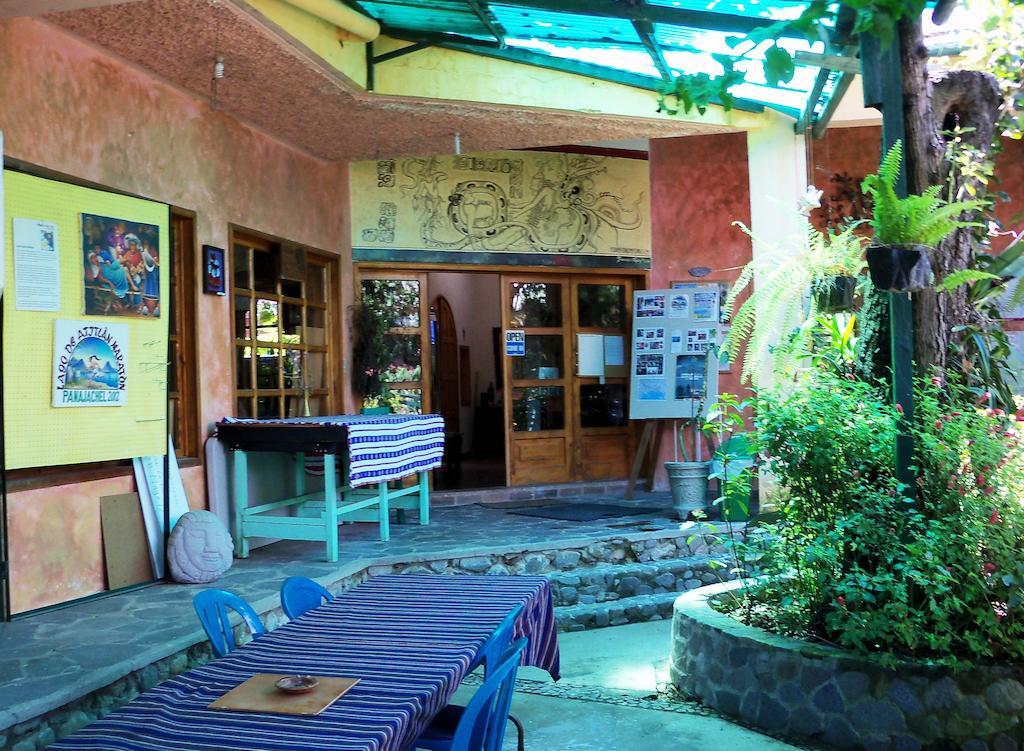 Posada Los Encuentros Panajachel Esterno foto