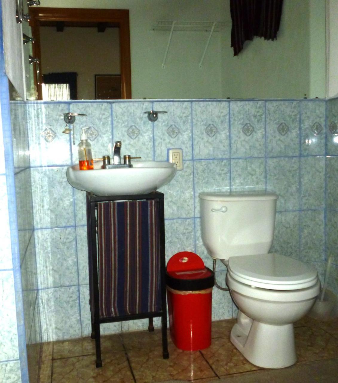 Posada Los Encuentros Panajachel Esterno foto