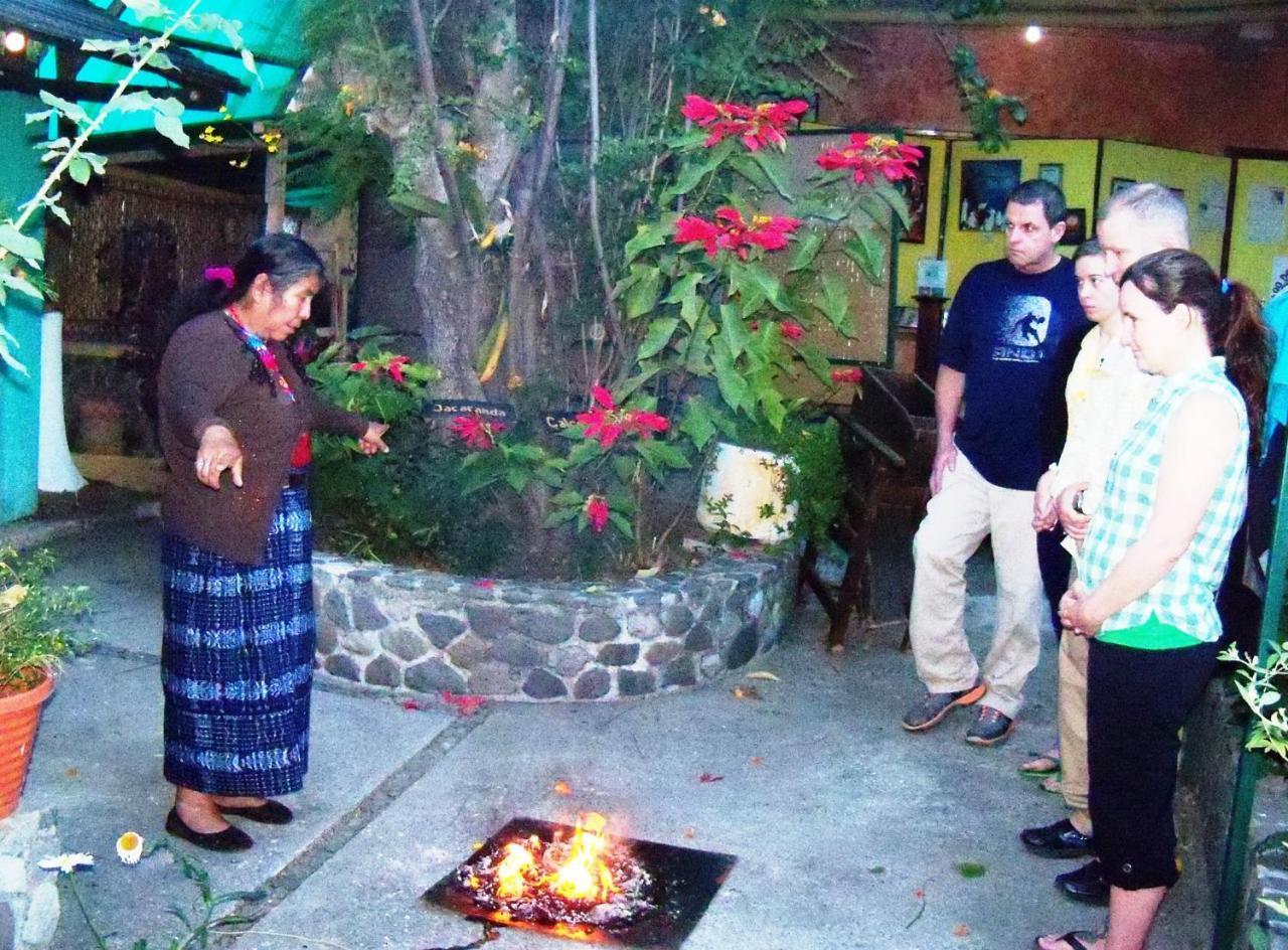 Posada Los Encuentros Panajachel Esterno foto